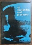 Ve skafandru nad planetou 